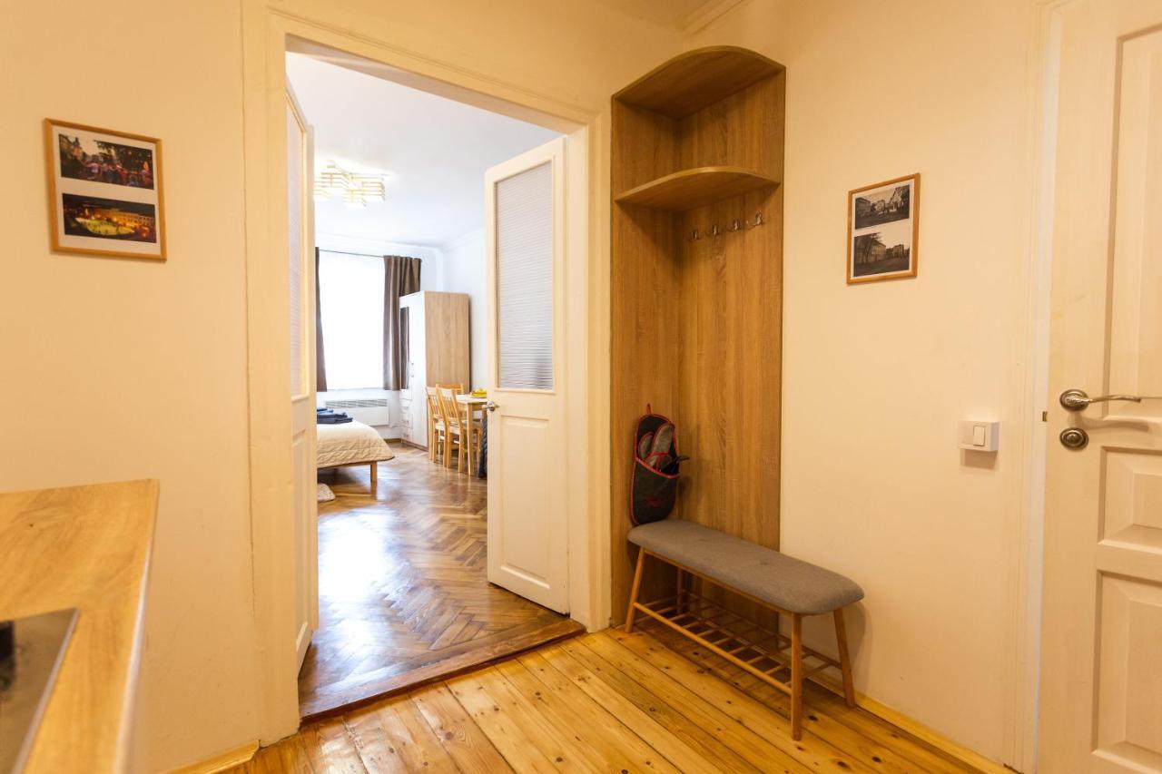 Peaceful Studio On Rynok Square Lviv Exteriör bild