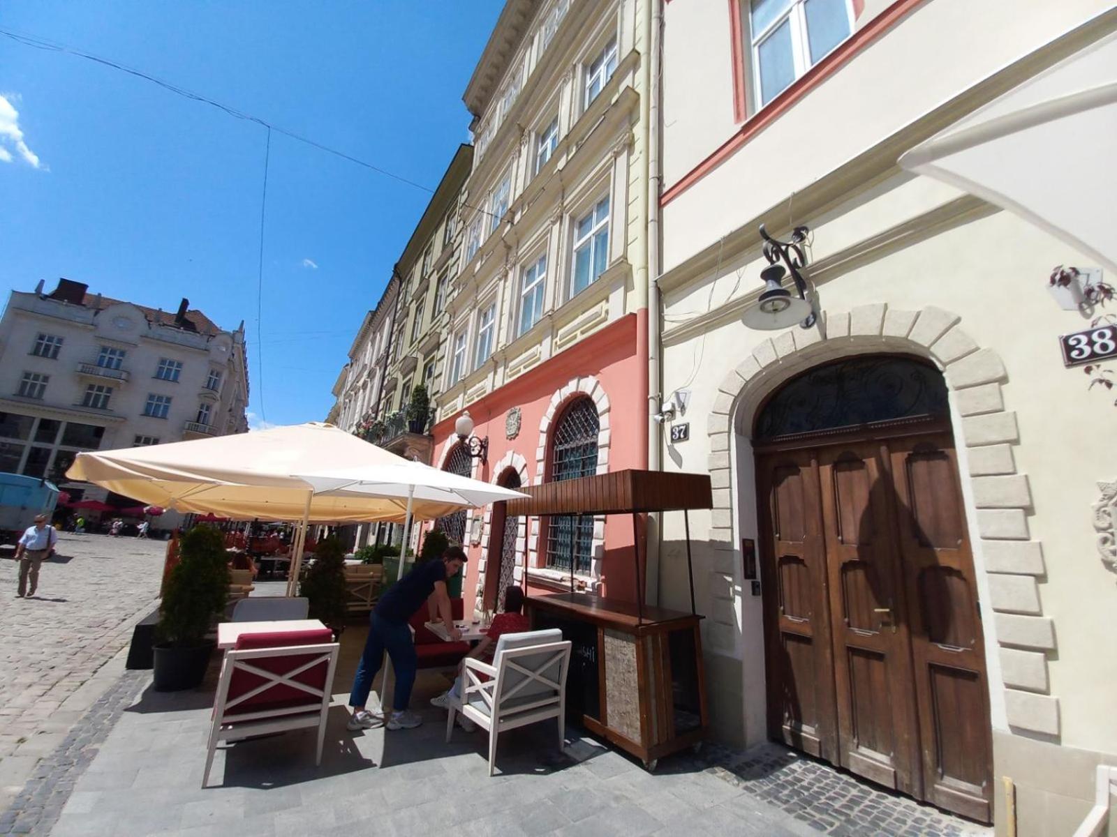 Peaceful Studio On Rynok Square Lviv Exteriör bild